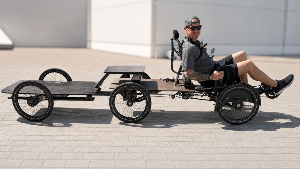 Katanga baut mit dem PONY4 besondere vierrädrige Fahrräder: stabil, ergonomisch, vielseitig und spannend als Autoersatz.
